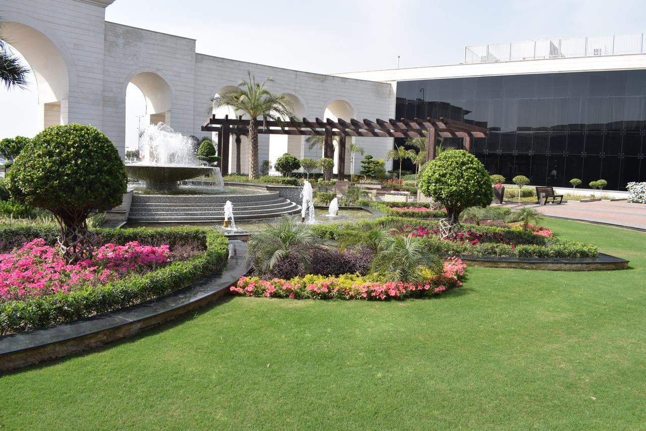 Hotel Defence Raya Golf & Country Club Lahore Exteriér fotografie