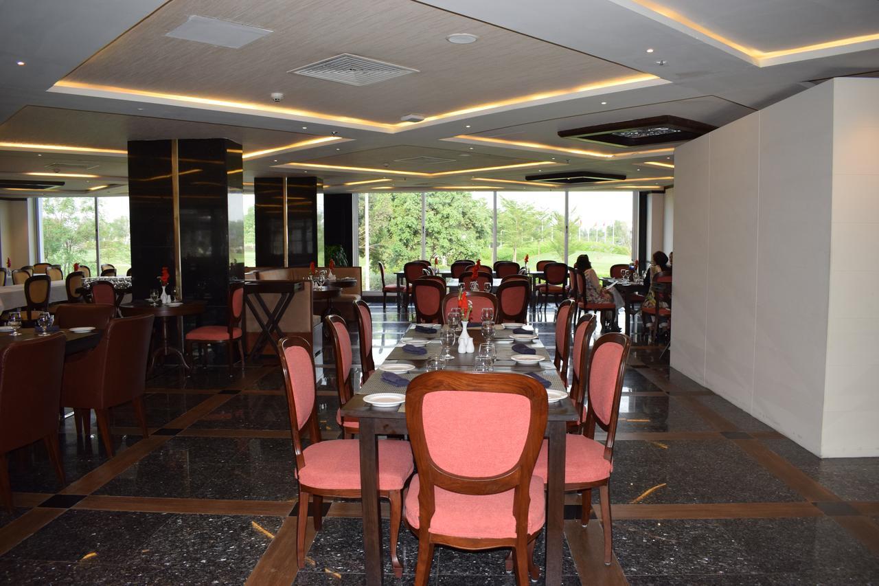 Hotel Defence Raya Golf & Country Club Lahore Exteriér fotografie